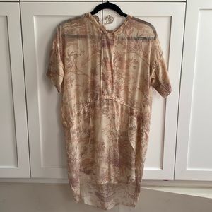 Aritzia 100% silk dress shirt